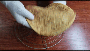 خبز اللوز